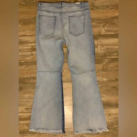 Almost Famous Jeans (Ladies) - Picture 2 of 3